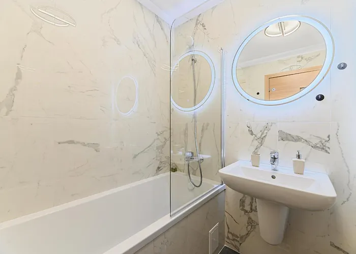 Mohost Blue Moon Apartments